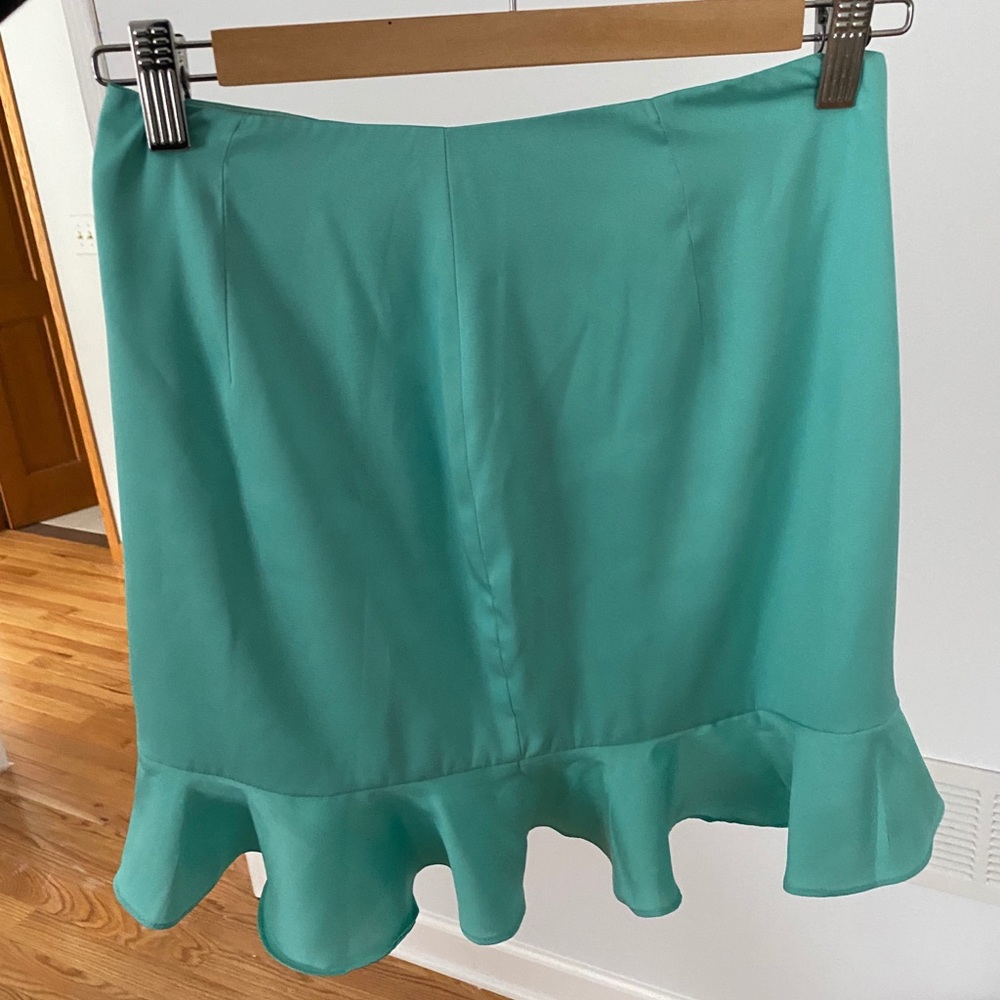 Lovers & friends green mini skirt